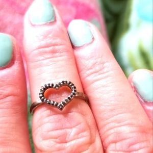 Black heart rhinestone ring